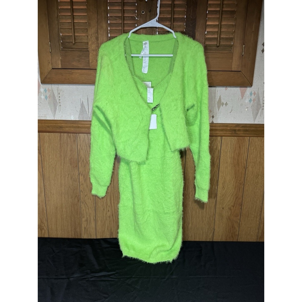 Fabletics Retro 90's Shag Dress And Shaw Size XL‎